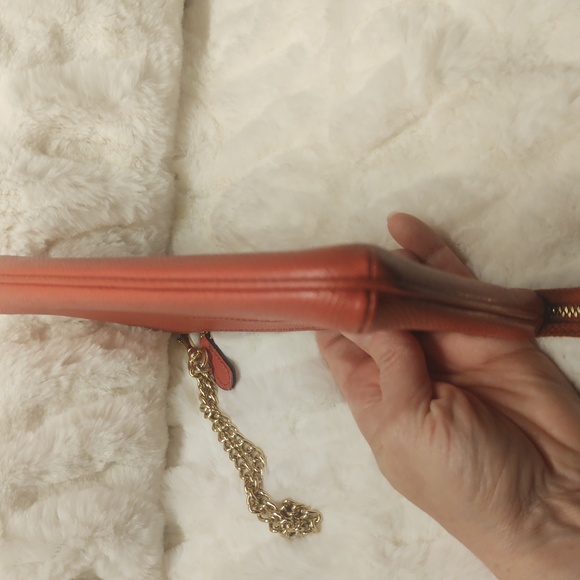 COACH Coral/Salmon Large Wristlet Clutch With Gold Chain Strap EUC - Picture 10 of 16